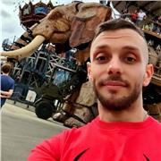 Natif italien niveau Master en tourisme, donne des cours de soutien et aide aux devoirs